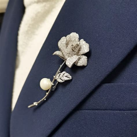 elegant brooches for men.